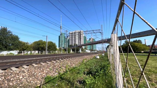 "Редкий гость в Москве!" Электровоз ЧС2Т - 1005 следует резервом. смотреть онлайн