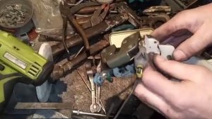 Ниссан Альмера.ремонт замка и дверной ручки.