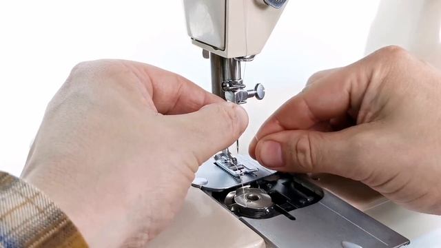 Threading a Singer Slant 'O' Matic (401G, 404G, 411G, 421G, 431G) смотреть онлайн