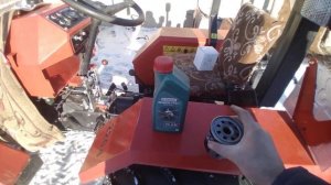 уралец 2204 сколько залил масла.