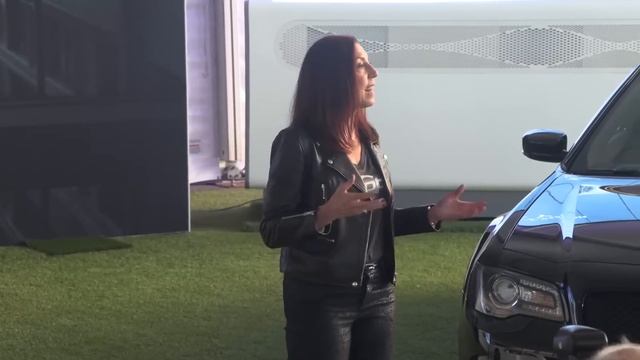 2023 Chrysler 300C Revealed (Detroit Auto Show) смотреть онлайн