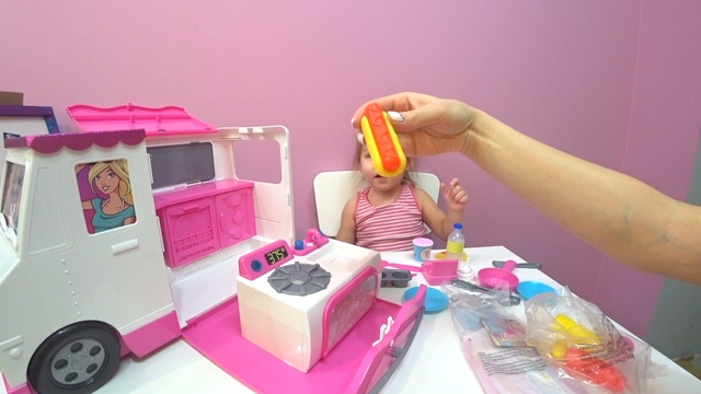 Кукла барби подарила Софии Barbie Food Truck