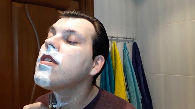 Жёлтое бритьё: DScosmetic brush, OSP cream, RazoRock 37 German slant, Gillette NACET, Floïd black смотреть онлайн
