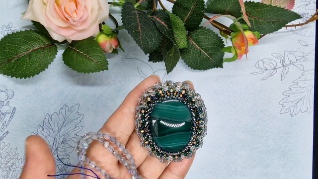 Necklace beads. Handmade. Колье С Лабрадором и вышитым кулоном. смотреть онлайн