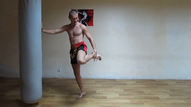 Тайский бокс Обучение Техника ударов ногами Урок №1 смотреть онлайн