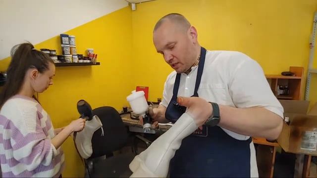 Как покрасить светлые ботильоны. RANGA live. смотреть онлайн