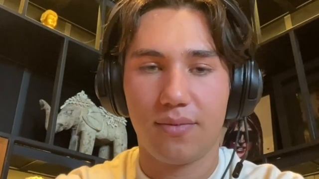 How I Make $100,000/Month On YouTube At 19 смотреть онлайн