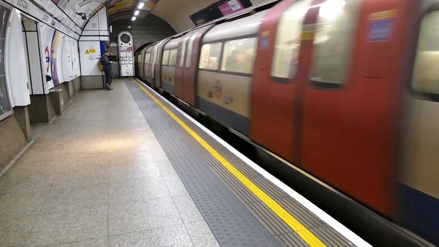 London Underground Northern Line 1995 Stock Trains At Euston 30 January 2023