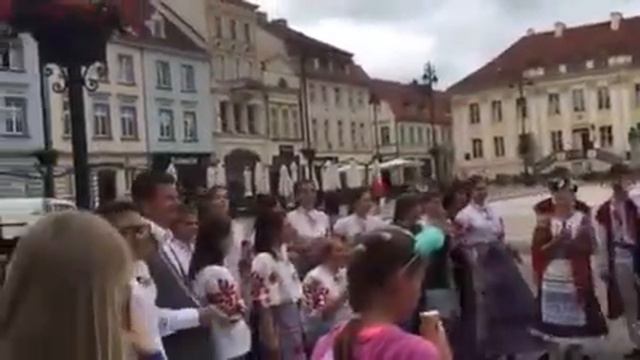 "Бравэрка" ! Наши в Польше ! Девчонка жарит на баяне !!! смотреть онлайн