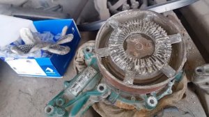 VOLVO FH 13 замена водяного насоса