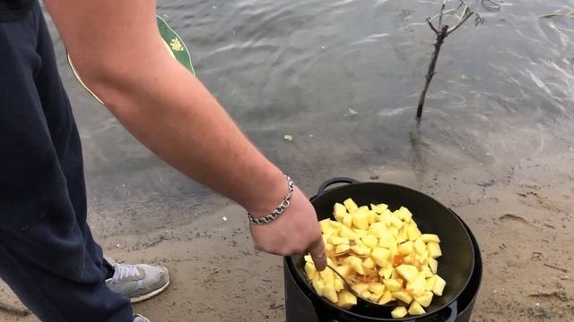 Кролик с картошкой в сметане в казане/ Шеф-повар УКРАИНЫ смотреть онлайн