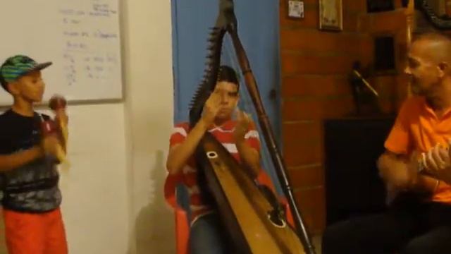 Cátedras de Arpa, Cuatro y Maracas CCVMO смотреть онлайн