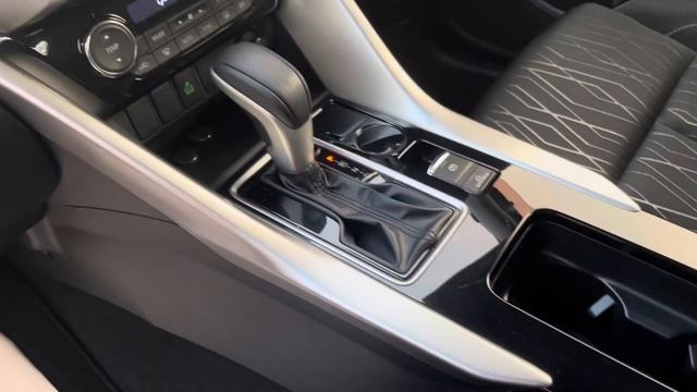 Mitsubishi Eclipse Cross 2018 год продажа смотреть онлайн