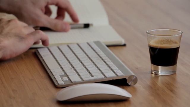 НА ЧТО ОБРАЩАЮТ ВНИМАНИЕ ЖЕНЩИНЫ В ПЕРВУЮ ОЧЕРЕДЬ? смотреть онлайн