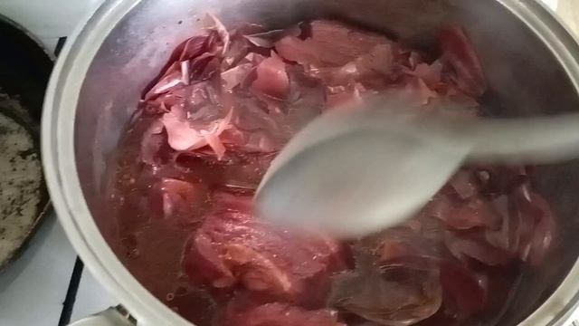 Корейка в луковой шелухе.