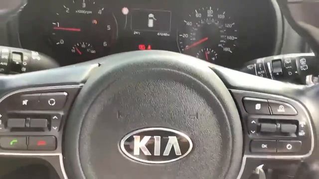 GJ66TPF - Kia Sportage 1.7 CRDi 3 SUV 5dr Diesel (s/s) (114 Bhp) смотреть онлайн