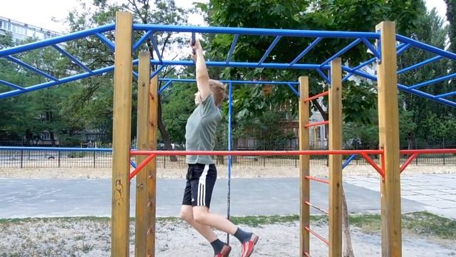 Проходка по рукоходу. Косташ Андрей уличная тренировка / Go through the control. Street training смотреть онлайн