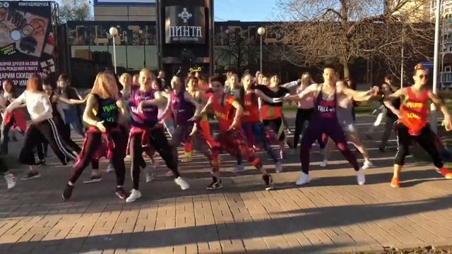 Флешмоб / Zumba Party / Izhevsk/ Зумба Ижевск смотреть онлайн