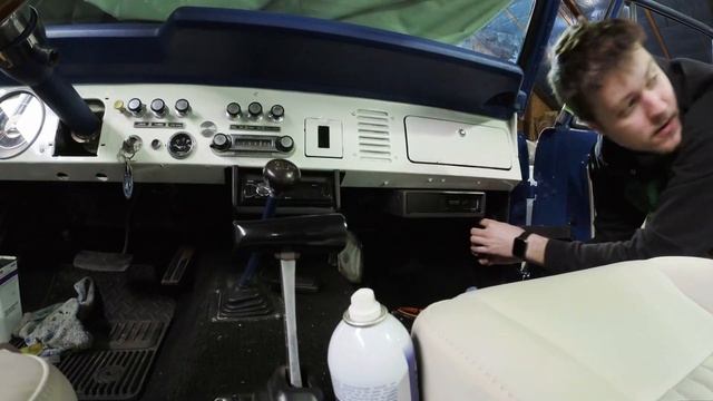 I Installed a Modern Sound System in a 1974 Ford Bronco смотреть онлайн