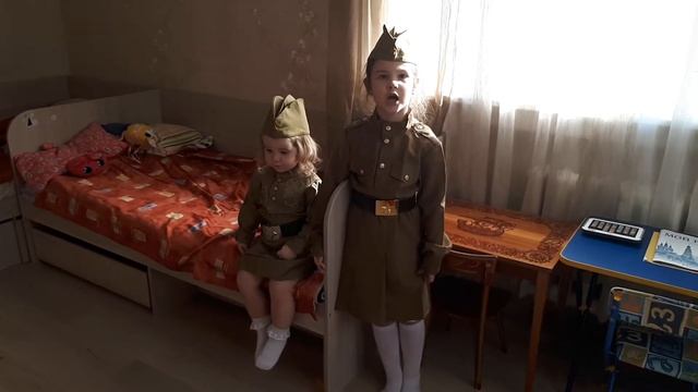 Песня "Катюша" М. В. Исаковский(слова) М. И. Блантер(композитор) Исполняют Александра и Настя Кулик смотреть онлайн