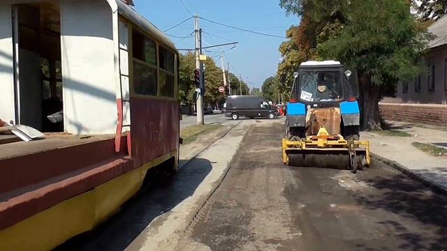 В Запорожье на улице Жуковского ремонт дороги смотреть онлайн