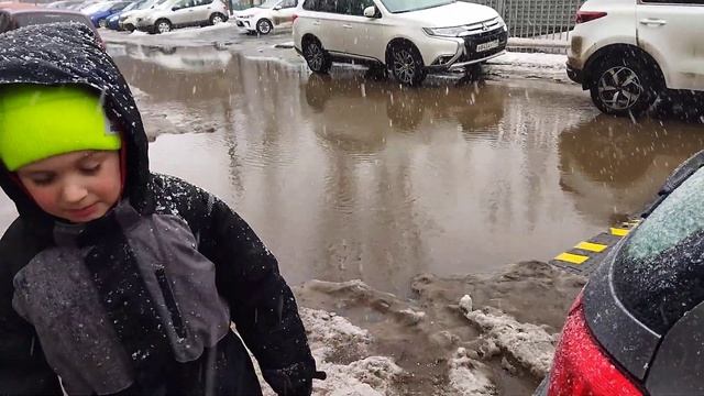 12 марта 2023, плохая погода, оттепель, огромная лужа-река. смотреть онлайн