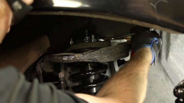 How to Replace Shocks & Struts on a Toyota Sequoia смотреть онлайн