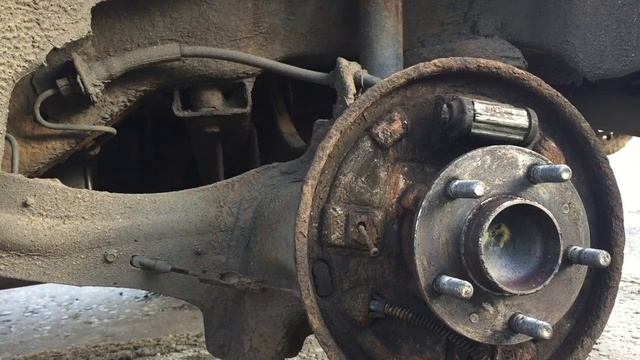 HOW TO REPLACE REAR BRAKES MK2 FORD FOCUS 2007 смотреть онлайн