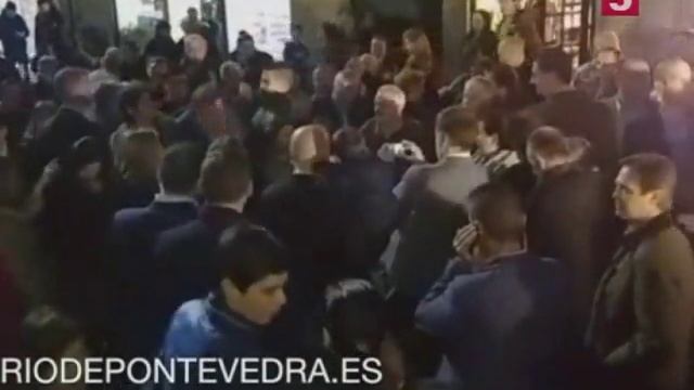 Премьер-министр Испании стал жертвой нападения