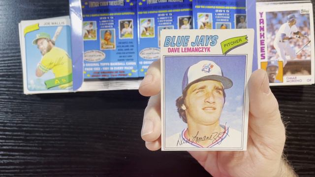 2019 Vintage (Universal) Cards Treasures Baseball Card Box Opening смотреть онлайн