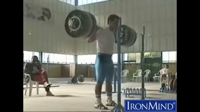 ТА ПРИСЕД против ЛИФТЕРСКОГО ПРИСЕДА / OLYMPIC SQUATS VS POWERLIFTING SQUATS смотреть онлайн
