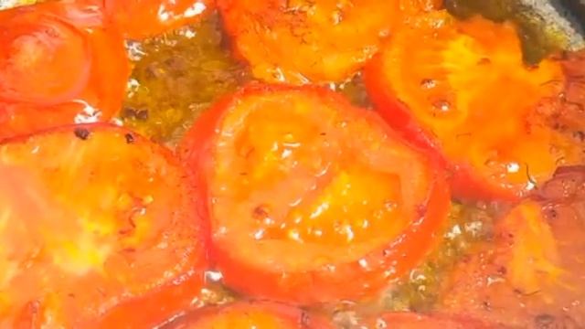 САМЫЙ ВКУСНЫЙ ЗАВТРАК! ЖАРЕНЫЕ ПОМИДОРЫ И ЯЙЦА! TASTY BREAKFAST. FRIED TOMATOES AND EGGS! смотреть онлайн