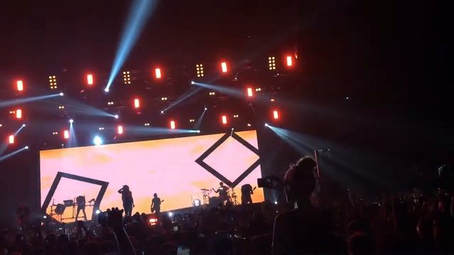 Bring Me The Horizon - Blessed With A Curse (live Olympijskiy Stadium, Moscow, Russia 9/12/2015)