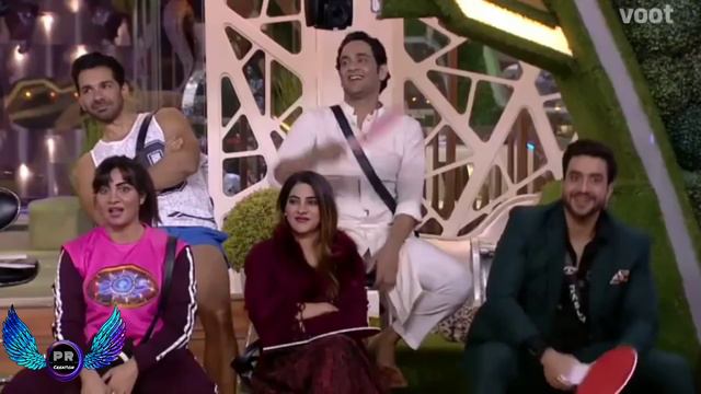 Mouni in BB14 : Rubina on sandhani 😂👍#rubhinav #bb14 #rubina #salmankhan смотреть онлайн