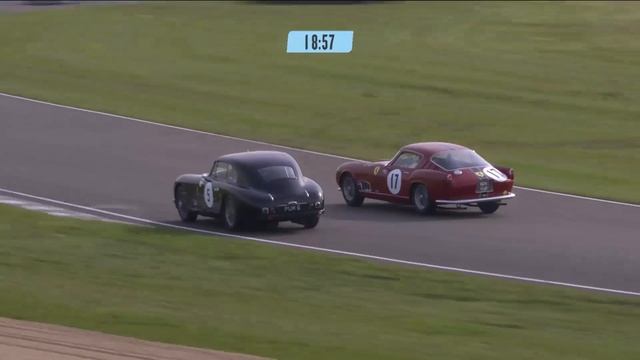 Titanic Ferrari 250 Tour de France v Aston Martin DB2 battle at Goodwood смотреть онлайн