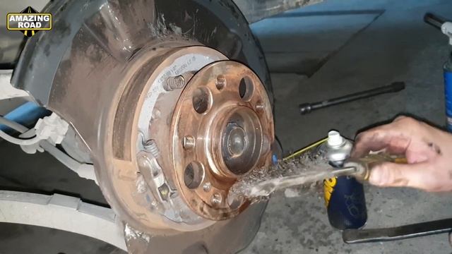 Mercedes W211 How to Change your Rear Brake Discs and Brake Pads (Complete Guide) смотреть онлайн