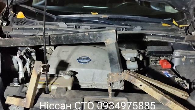 Nissan leaf azeo. Заміна сайлентблоків підрамника, рульової рейки, подушок двигуна... смотреть онлайн