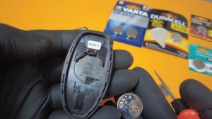 Как поменять батарейки в пульте-брелке  автомобиля Nissan (Ниссан)