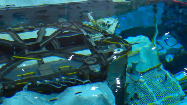 Why NASA Astronauts Take a Dunk in this Huge Texas Pool – STEM in 30 смотреть онлайн