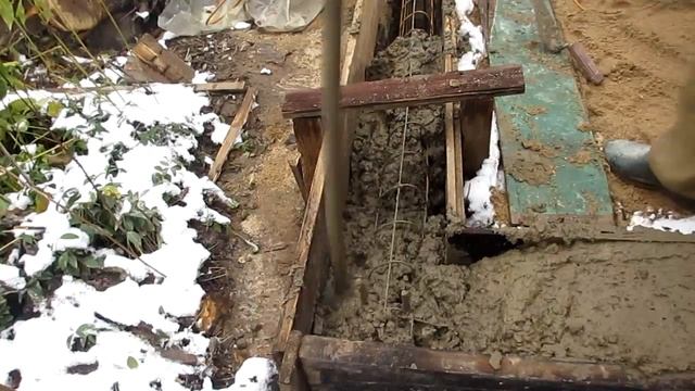 Как сделать фундамент/ Готовим бетон / Заливка бетоном смотреть онлайн