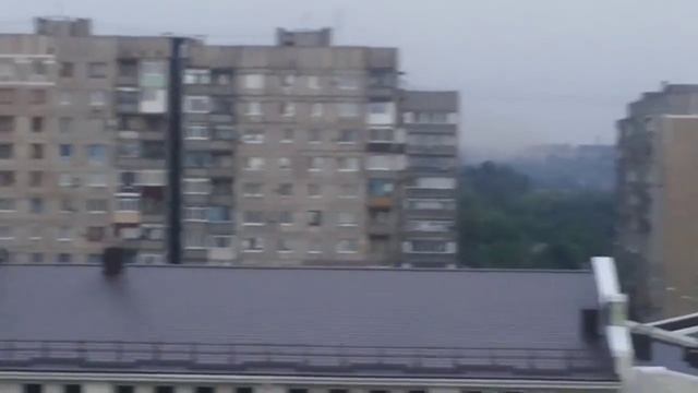 Разрывы снарядов в поселке Майский (Горловка) смотреть онлайн