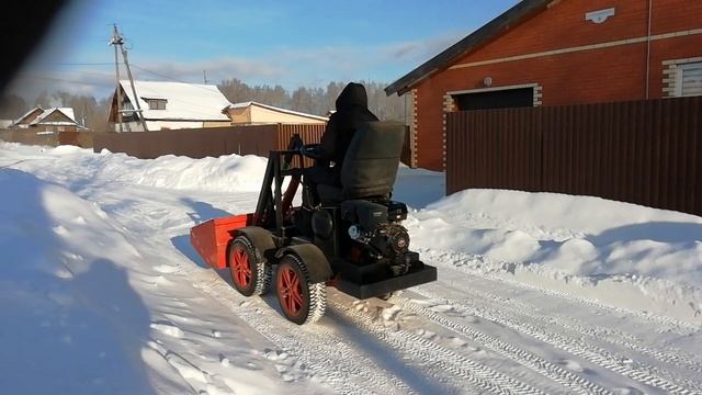 Самодельный мини погрузсик.