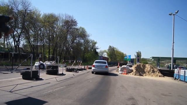 24.04.14 - Донецкая обл. Славянск. Рассказ командира блокпоста об утреннем бое смотреть онлайн
