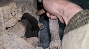 Газель... Вытаскиваю развалившийся подшипник ступицы.