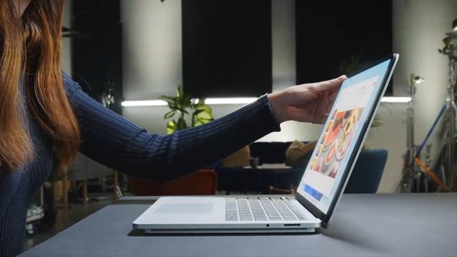 Surface Laptop Studio: Ra mắt đầy bất ngờ смотреть онлайн