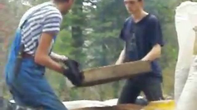 первая стадия чистки ореха смотреть онлайн