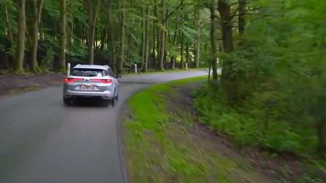 2017 Renault Megane Estate vs Peugeot 308 SW смотреть онлайн