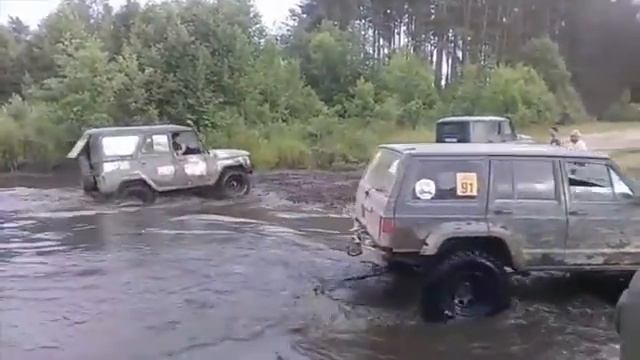 «СЕЛЬСКИЙ КРУЖОК 4 х 4» ВЫЕЗЖАЕМ С КОВРОВОГО БОЛОТА,ПЕРЕЕЗЖАЕМ РУЧЬИ! смотреть онлайн