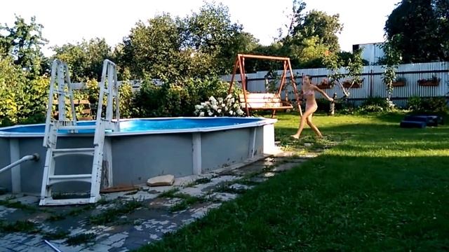 КАК ПРАВИЛЬНО ПРЫГАТЬ В БАССЕЙН!!! смотреть онлайн