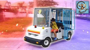 Дети и Машина. Милан и Папа играют в полицию и погоню. Pretend Play Police Манкиту